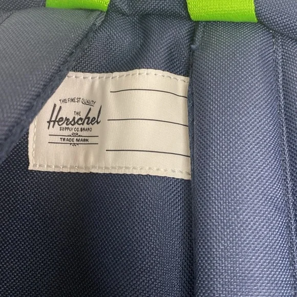 Herschel Heritage Youth Backpack Size 15”x 12”x 5.75” NWT - Picture 7 of 7